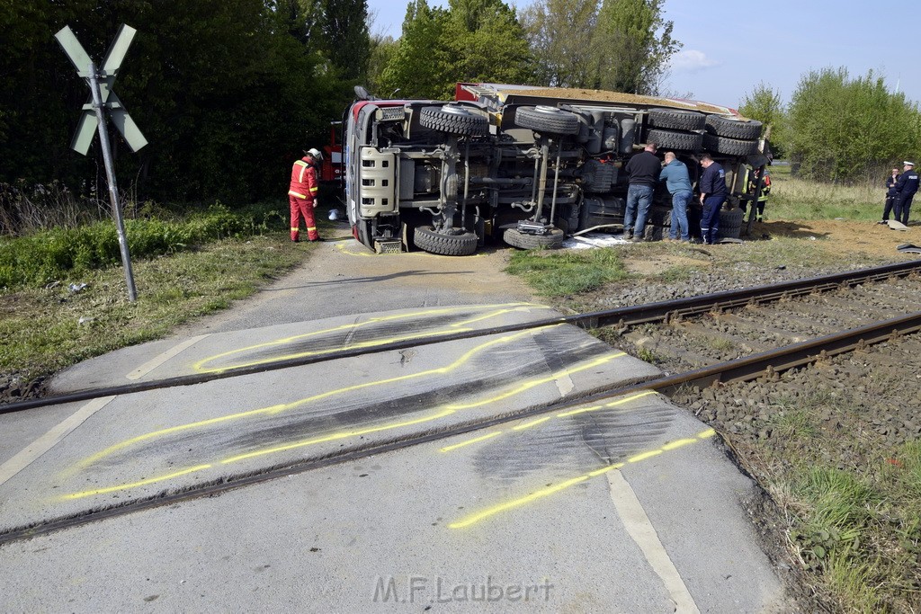 Schwerer VU LKW Zug Bergheim Kenten Koelnerstr P190.JPG - Miklos Laubert